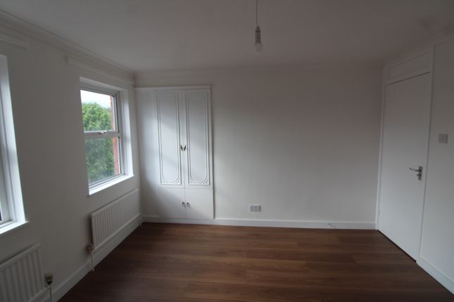 104, Parkway, Erith photo 4