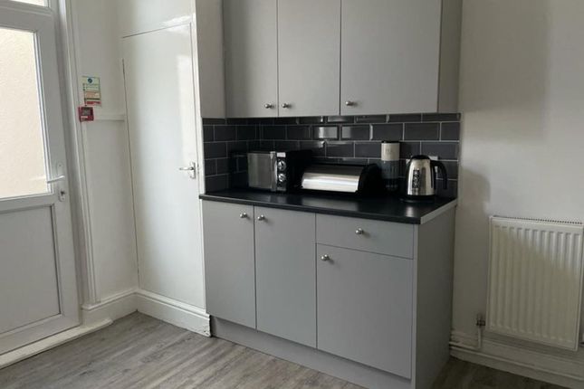 4 Bonville Terrace, Swansea photo 3