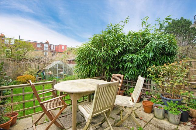 Flat 2, 53, Popes Grove, Twickenham photo 4