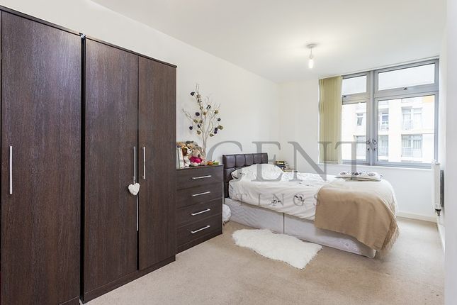 403, Caspian Apartments, Salton Square, London photo 4