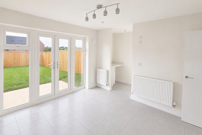29 Ratcliffe Avenue, Cheadle photo 2
