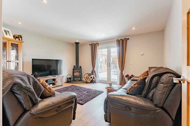 4 Bridle Close, Great Yarmouth photo 4