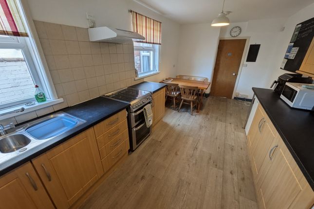 11, Clinton Avenue, Exeter photo 3
