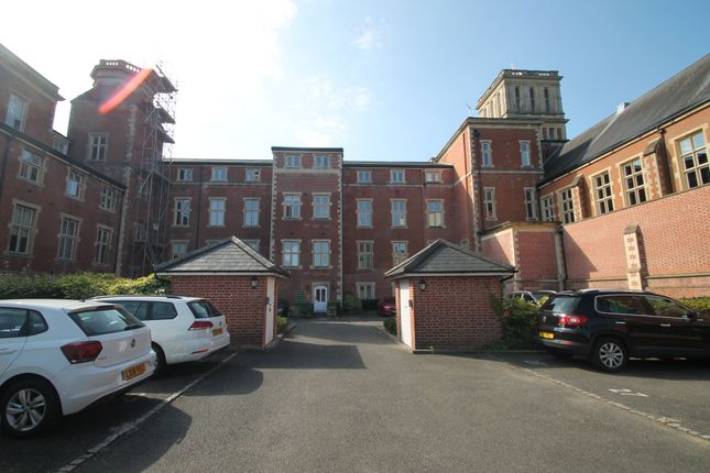 Flat 46, Redhill photo 4