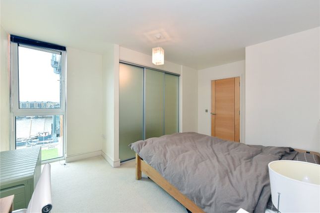 Flat for sale in Waterside Building, 1 Wapping High Street, London