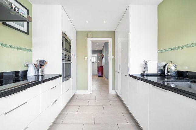 Property for sale in Clapham Court Terrace, Kings Avenue, London