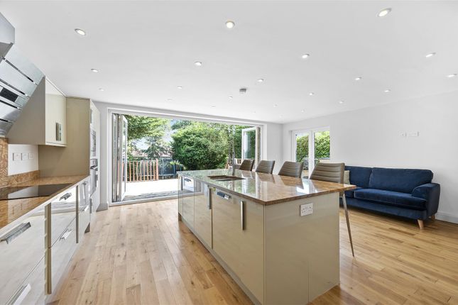 28, Ullswater Crescent, Putney Vale photo 4