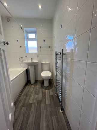 21, Donald Drive, Romford photo 3
