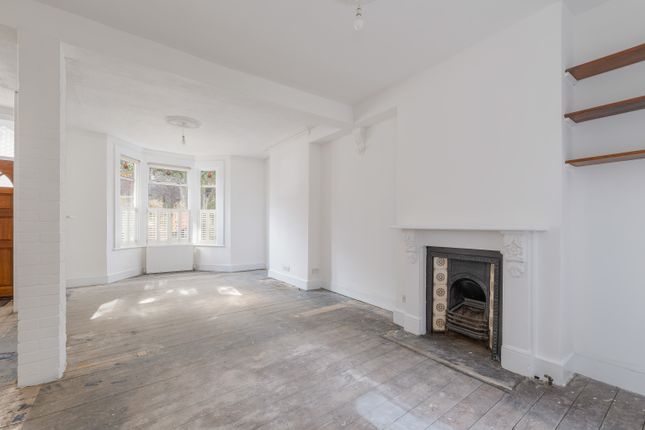 124, Charlton Lane, London photo 3