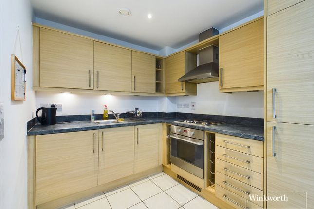 43, Azure Court, Kingsbury photo 2