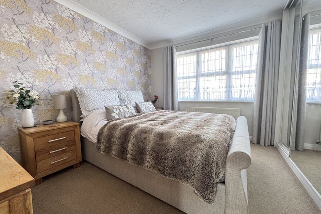 43, Longfield Road, Hordle photo 4