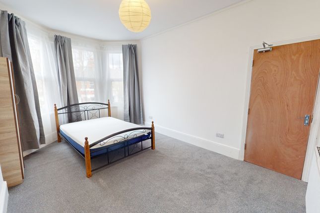Property to rent in Braemar Avenue, London