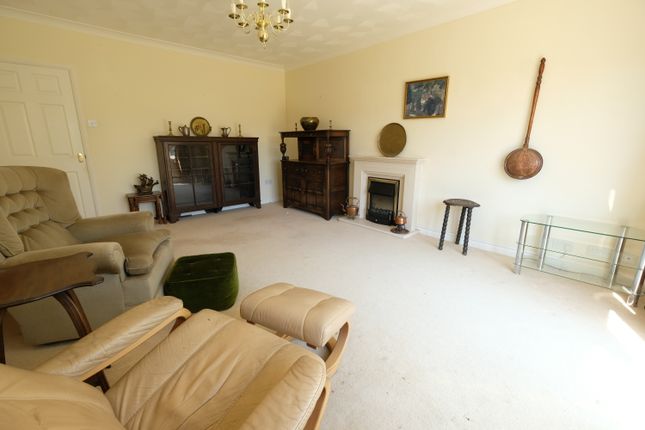Woodlands Court, Dibden Purlieu photo 3