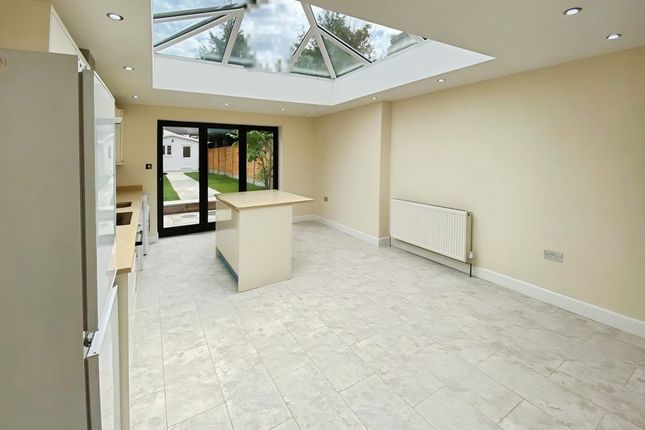 157 Chandos Road, London photo 3
