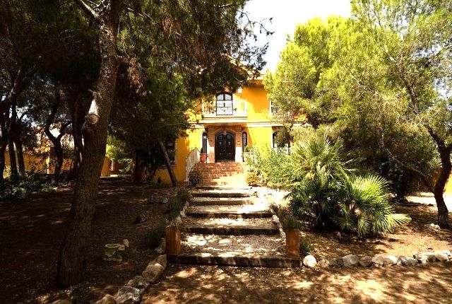Villa for sale in Lo Pepin, Ciudad Quesada, Rojales, Valencia, Spain