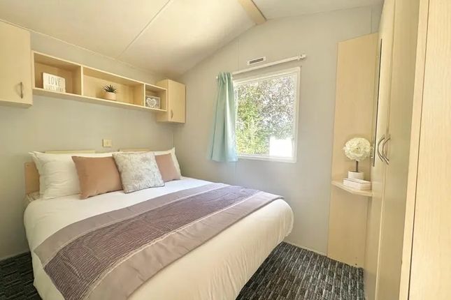 Broadland Sands Holiday Park, Corton photo 5