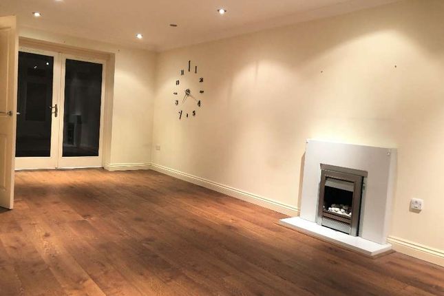 8, Penny Lane, Rugby photo 2