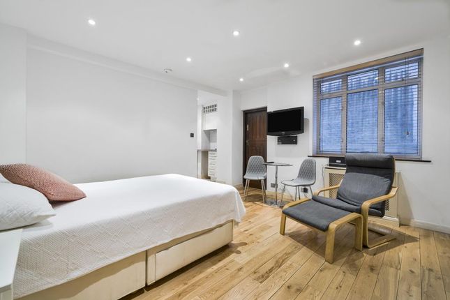 Reception Room/Bedroom