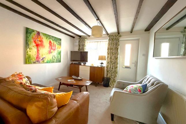 35, Farfield, Kidderminster photo 2