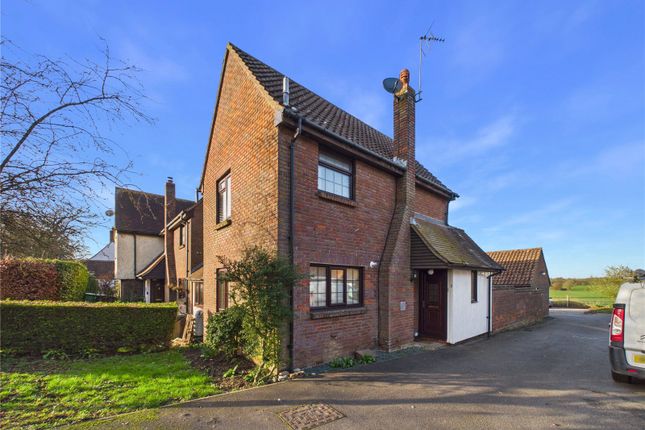 3, Chestnut Walk, Felsted photo 2