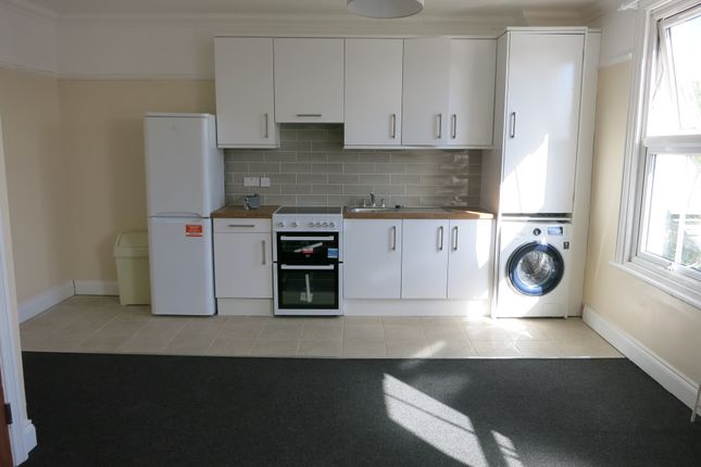 Hook Road, Surbiton photo 2