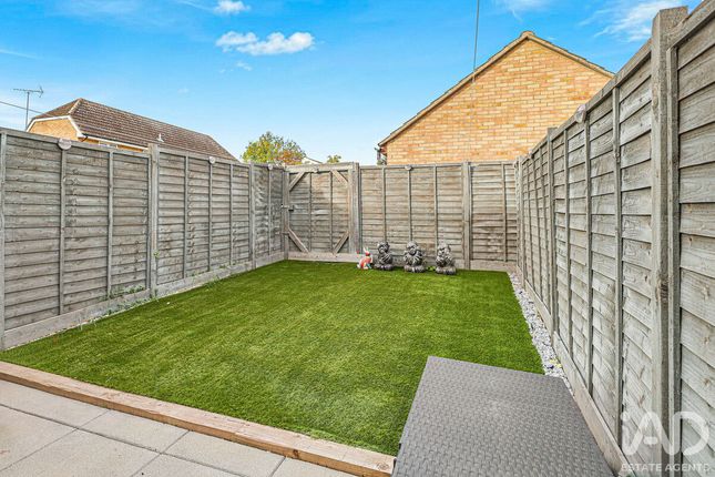19, Charleston Avenue, Basildon photo 4