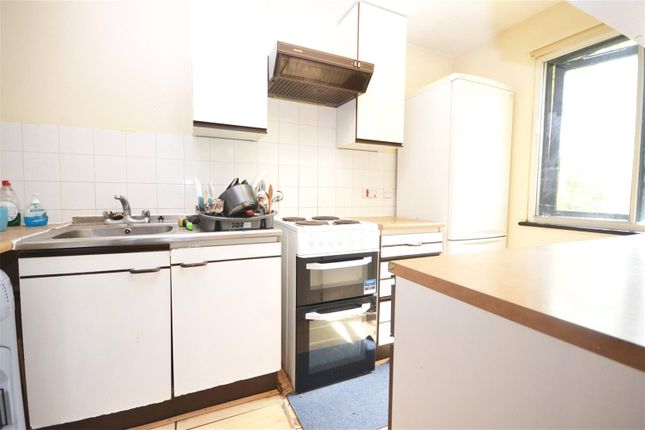 37, Stags Way, Isleworth photo 4