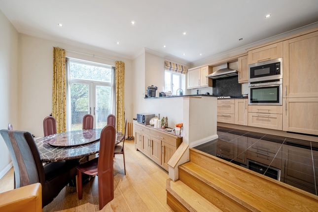 2, Hazelbank, Rickmansworth photo 4