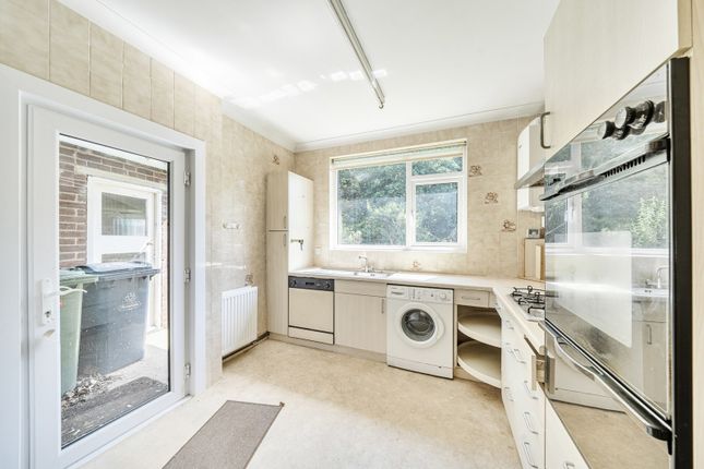 28, Hereford Gardens, Pinner photo 4