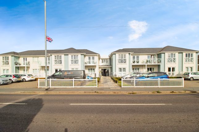 2-bed house on Flat 10/Hamilton Court, 120 Long Road, Canvey Island, £210,000