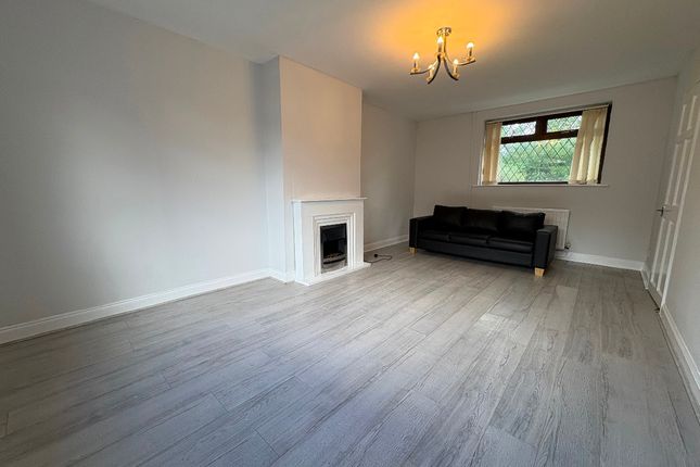 203 Rowrah Crescent, Manchester photo 2