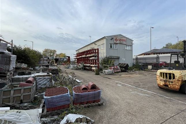 Thumbnail Warehouse to let in Sehmi Builders Merchant, Rose Kiln Lane, Reading