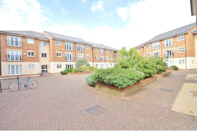 Flat for sale in Long Ford Close, Oxford, Oxfordshire