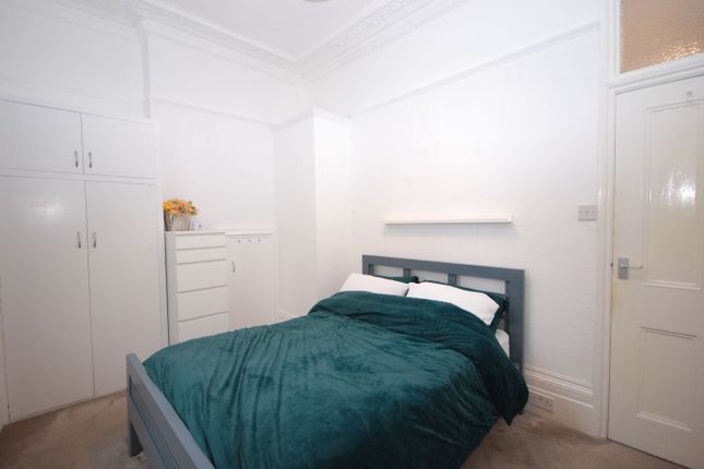 Acomb Court, Lansdowne Way, Stockwell photo 3