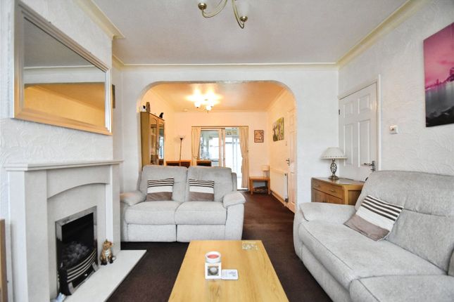 131, Western Avenue, Dagenham photo 3