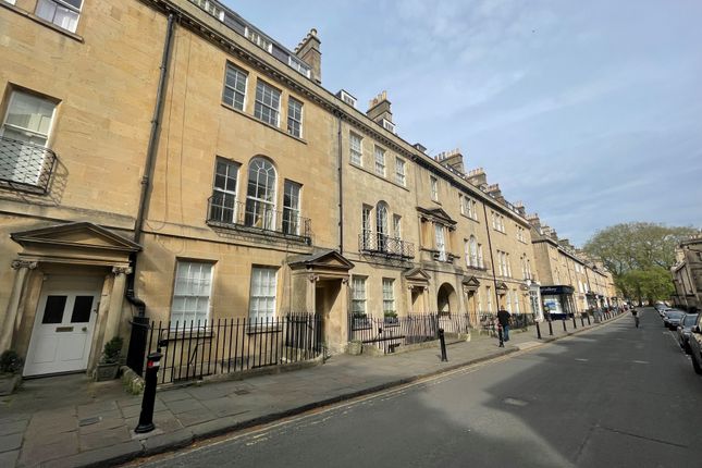 Flat to rent in Brock Street, Bath