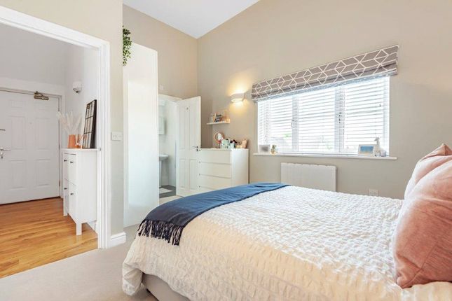 Flat for sale in Outfield Crescent, Wokingham