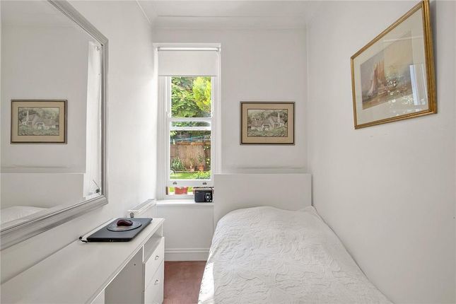 Flat for sale in Addison Gardens, London