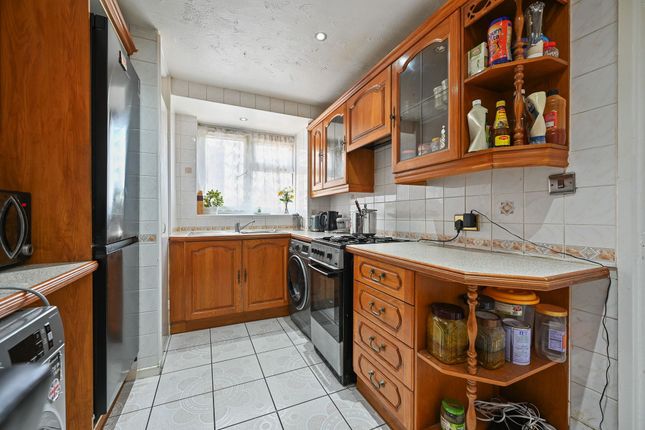 25 Swan Road, Southall photo 4