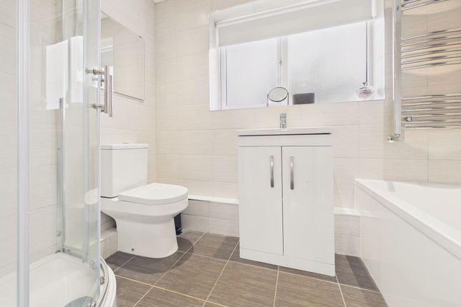 87 Mount Road, Chester Le Street photo 4