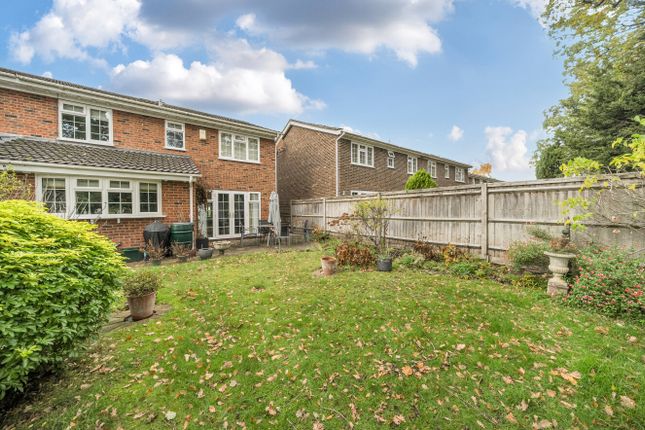 46, Mayfield Gardens, Surrey photo 3