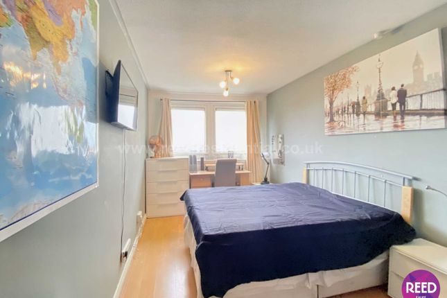 16 Brecon Flats, Salisbury Ave, Westcliff On Sea photo 4