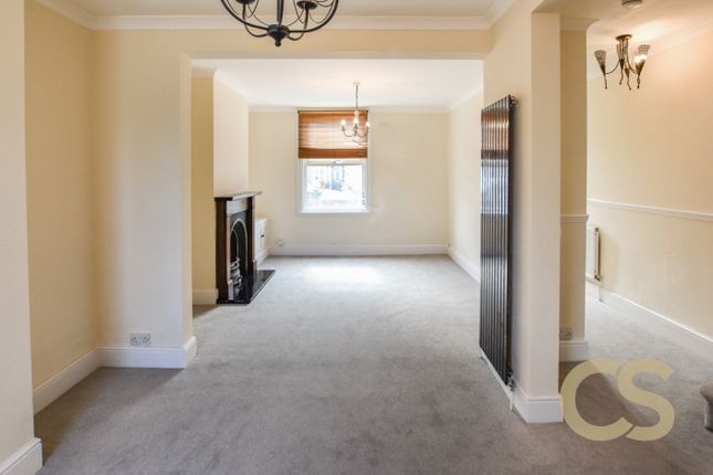 37 Eleanor Road, Waltham Cross, Hertfordshire photo 3