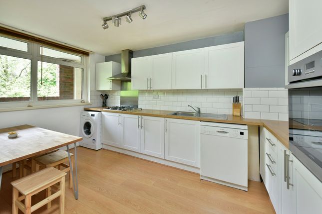 Thumbnail Flat to rent in St Johns Way, Archway, London