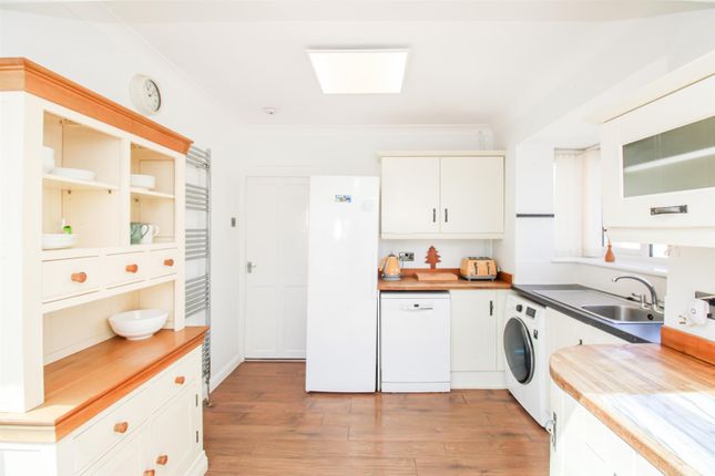 57, The Crescent, Altofts photo 4