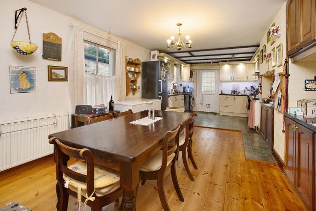 14, Barton Crescent, Dawlish photo 3