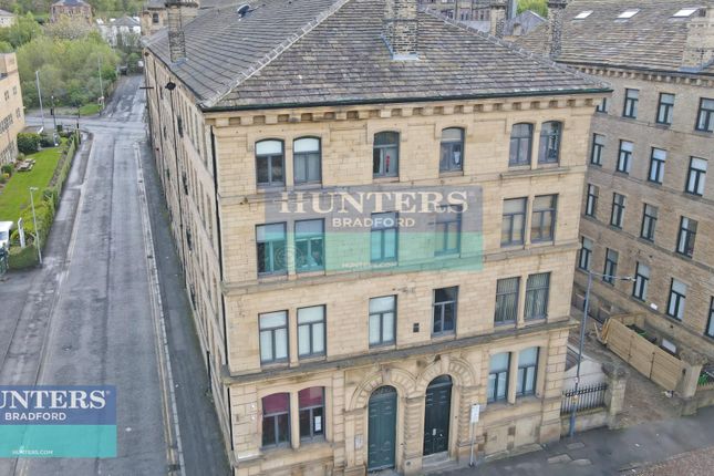 Flat for sale in Mill Street Wapping, Bradford, West Yorkshire