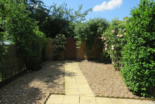 10, Aylesbury photo 2