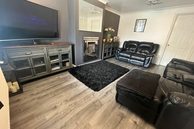 Property to rent in Spring Close Avenue, Leeds