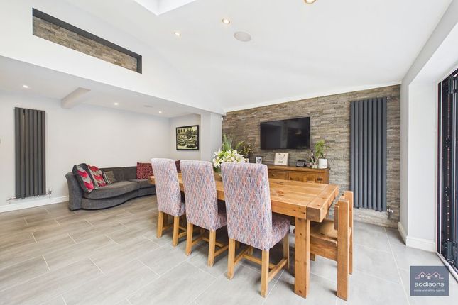16, Edgeway Road, Wigan photo 4